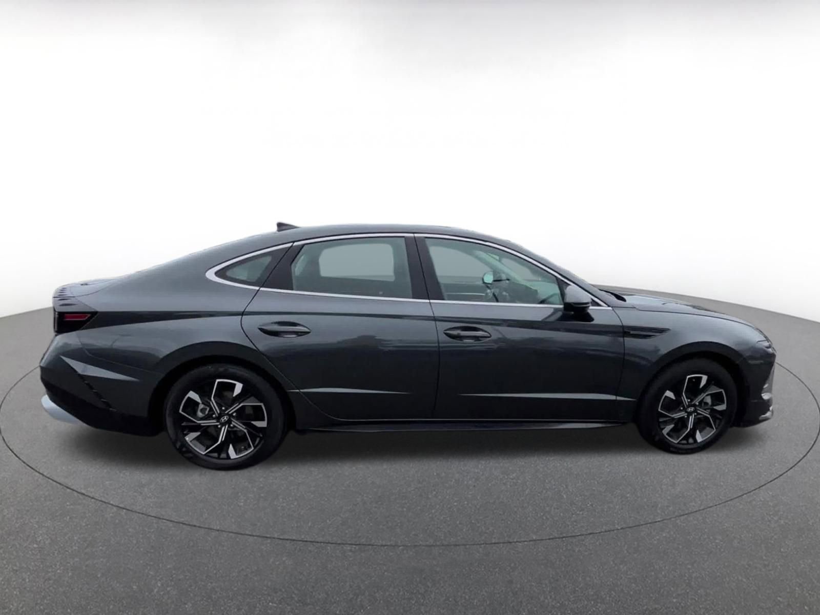 Thumbnail: 2025 Hyundai Sonata - 16