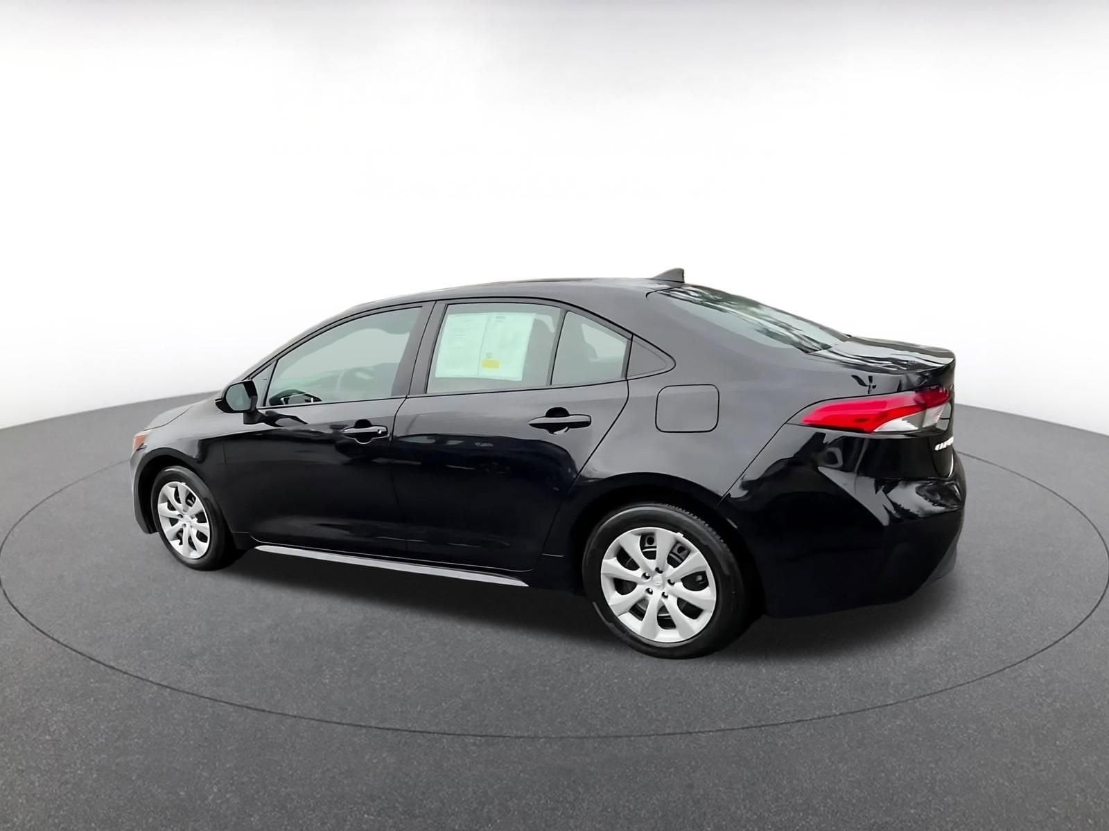 Thumbnail: 2025 Toyota Corolla - 10