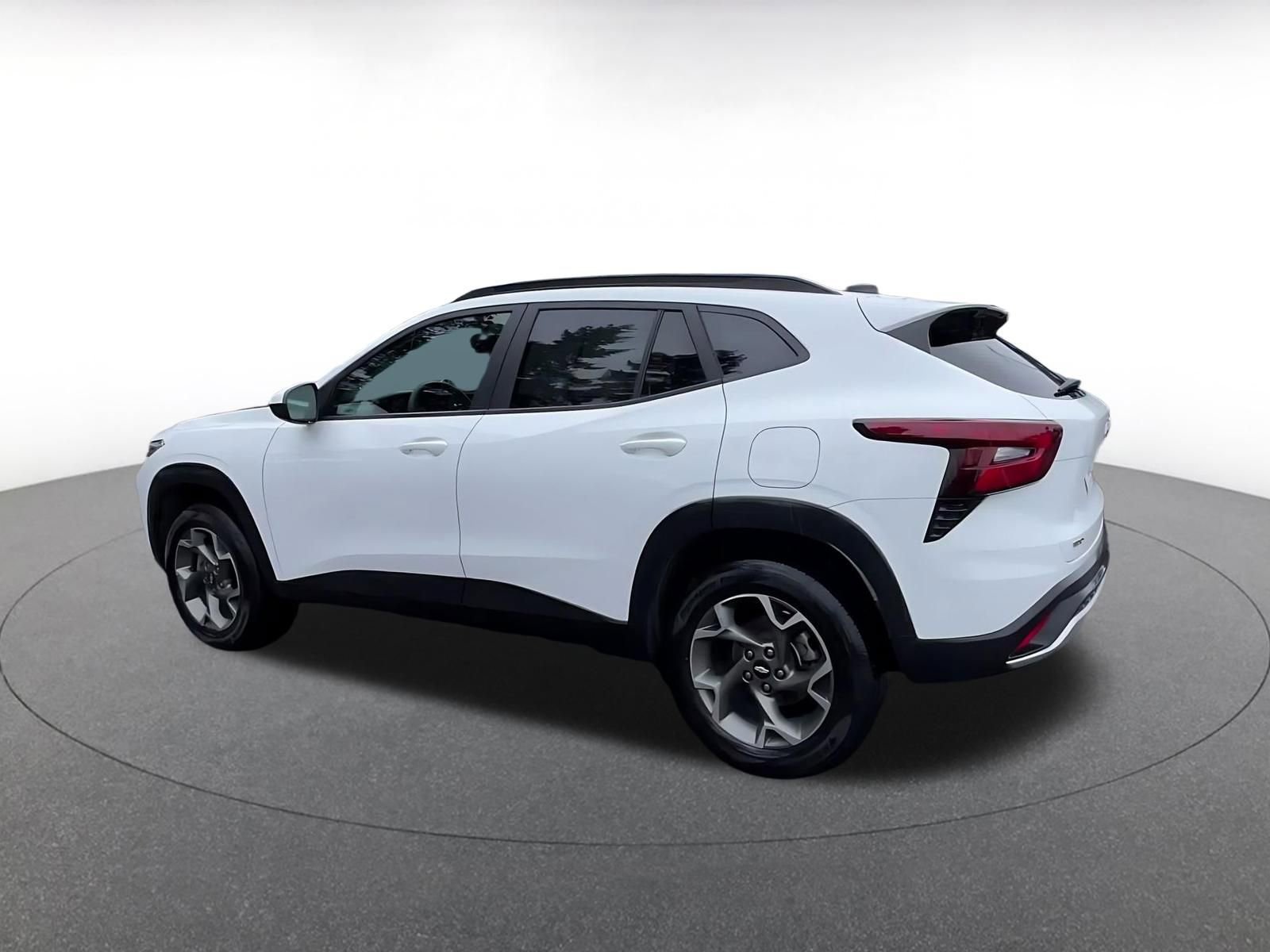 Thumbnail: 2025 Chevrolet Trax - 10