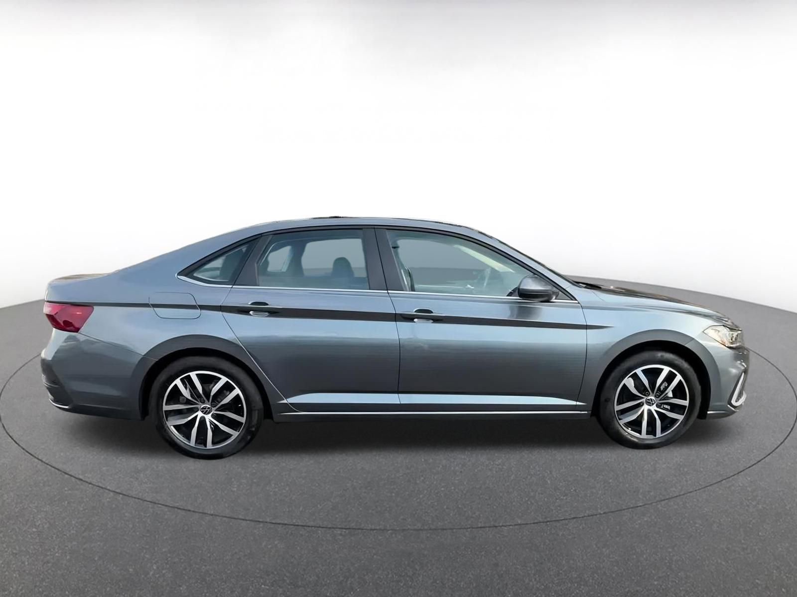 Thumbnail: 2025 Volkswagen Jetta - 16