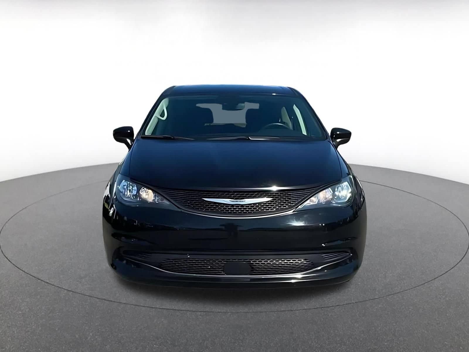 Thumbnail: 2024 Chrysler Voyager - 4