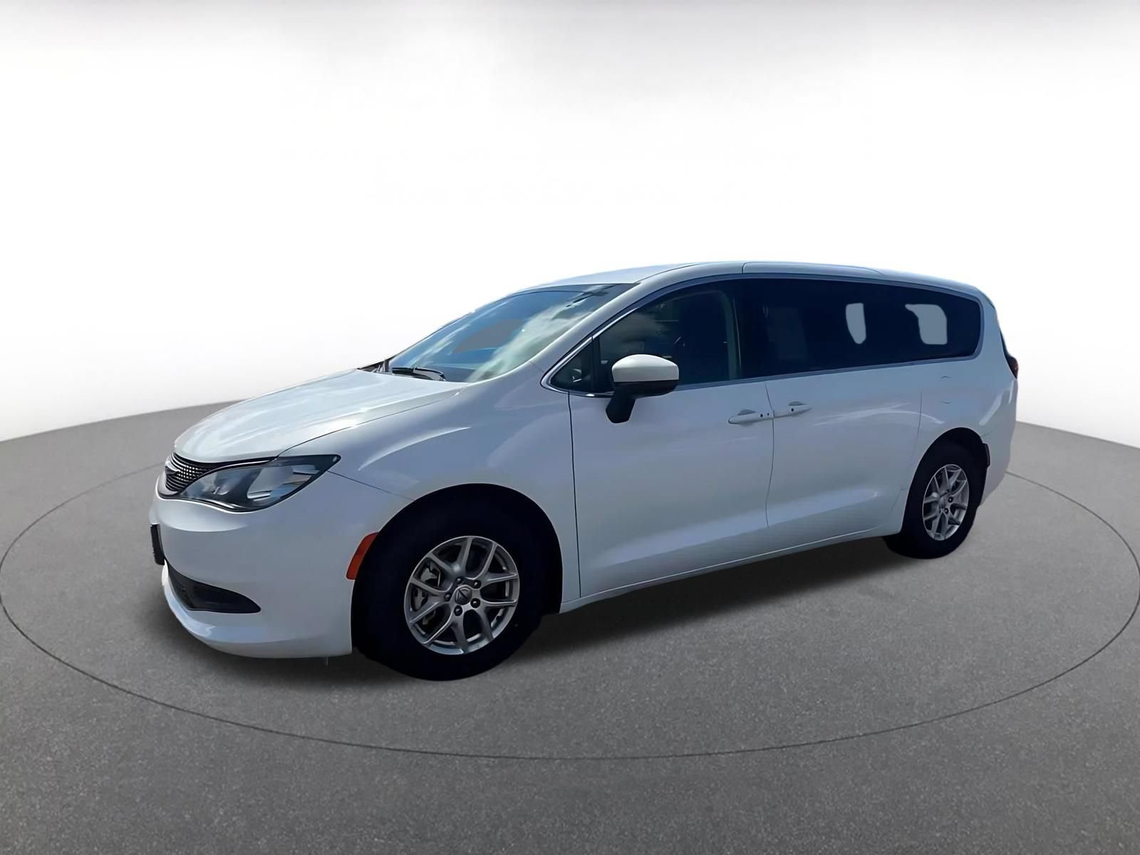 Thumbnail: 2023 Chrysler Voyager - 8
