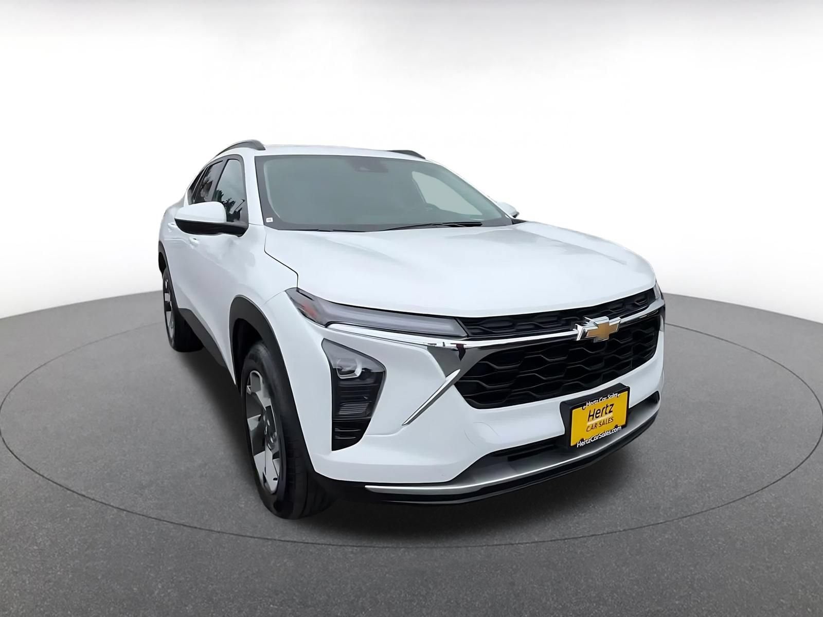 Thumbnail: 2025 Chevrolet Trax - 3