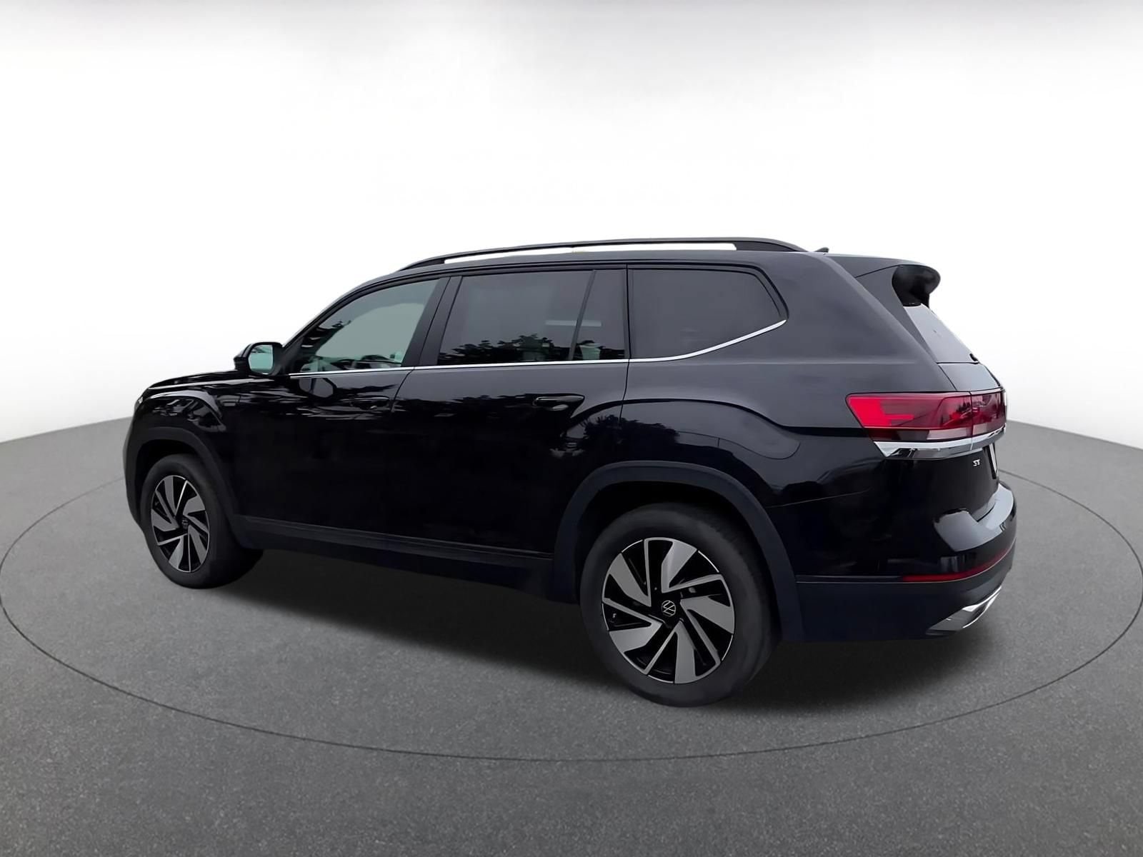 Thumbnail: 2026 Volkswagen Atlas - 10