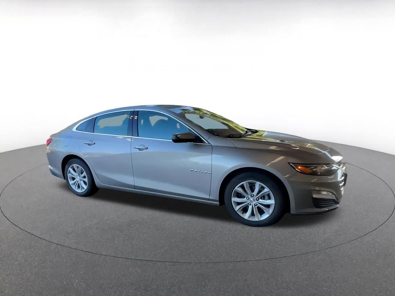 Thumbnail: 2023 Chevrolet Malibu - 2