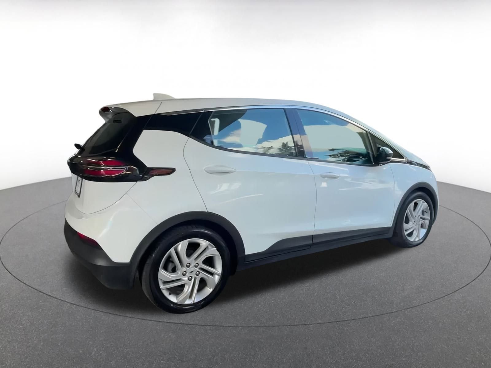 Thumbnail: 2023 Chevrolet Bolt EV - 15
