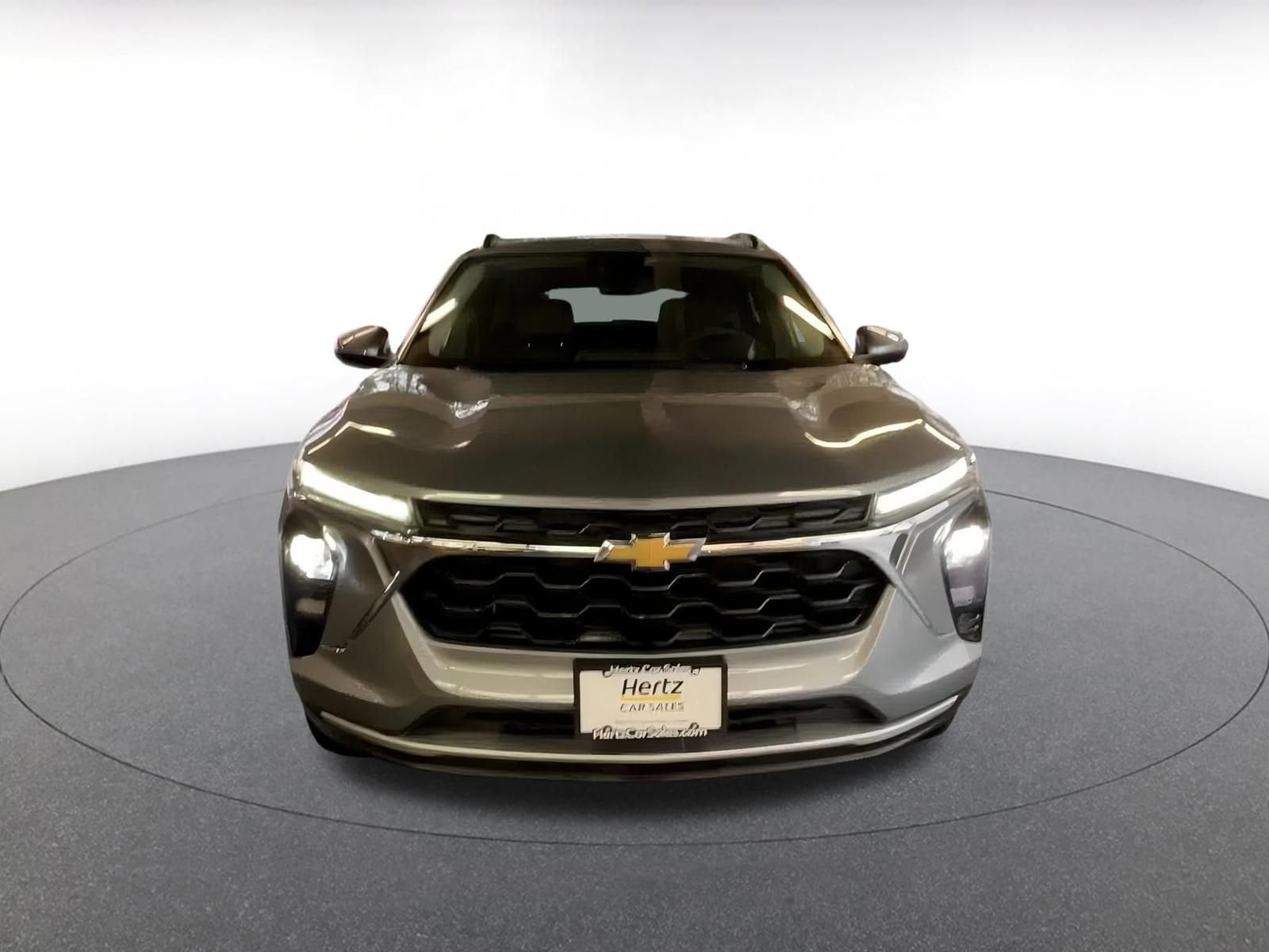 Thumbnail: 2025 Chevrolet Trax - 4