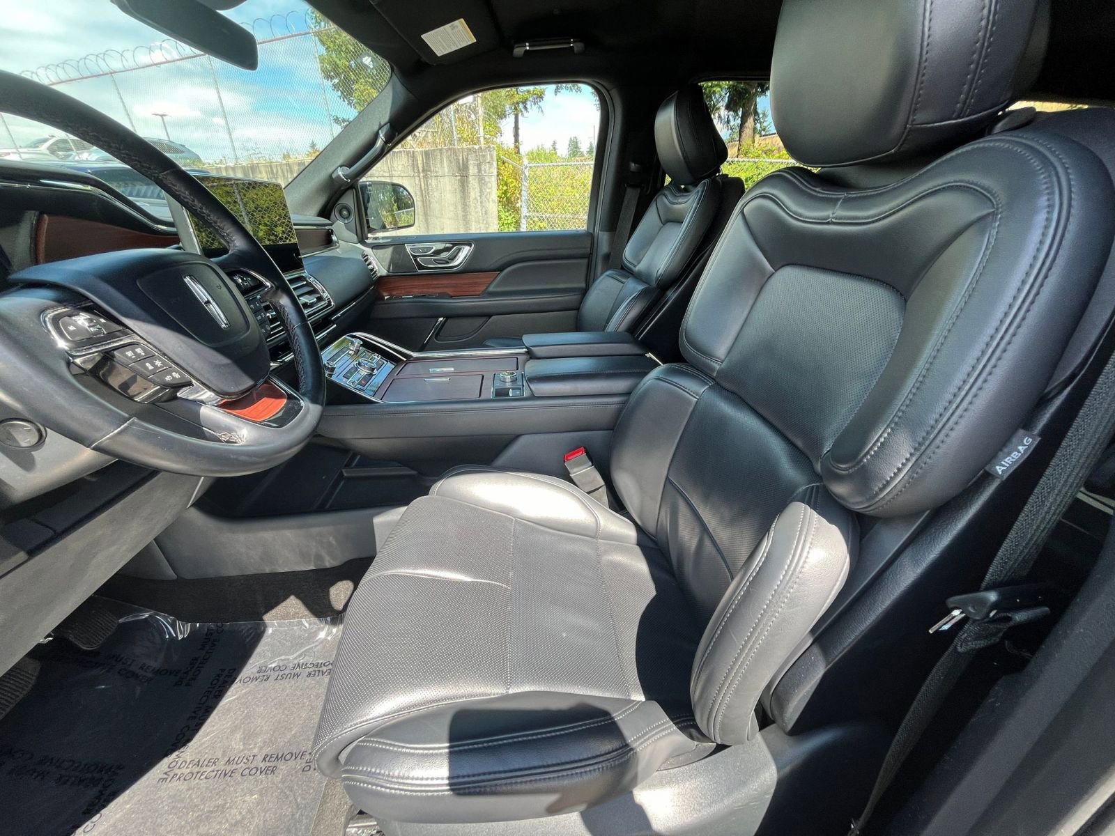 Thumbnail: 2023 Lincoln Navigator - 27
