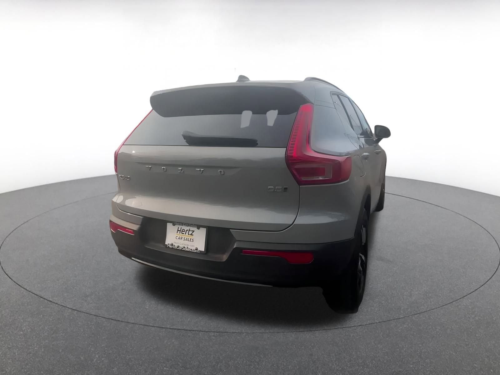 Thumbnail: 2024 Volvo XC40 - 13