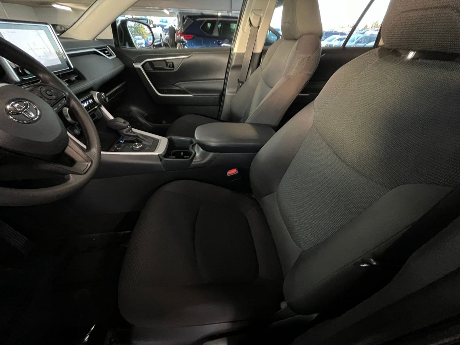 Thumbnail: 2025 Toyota RAV4 - 27