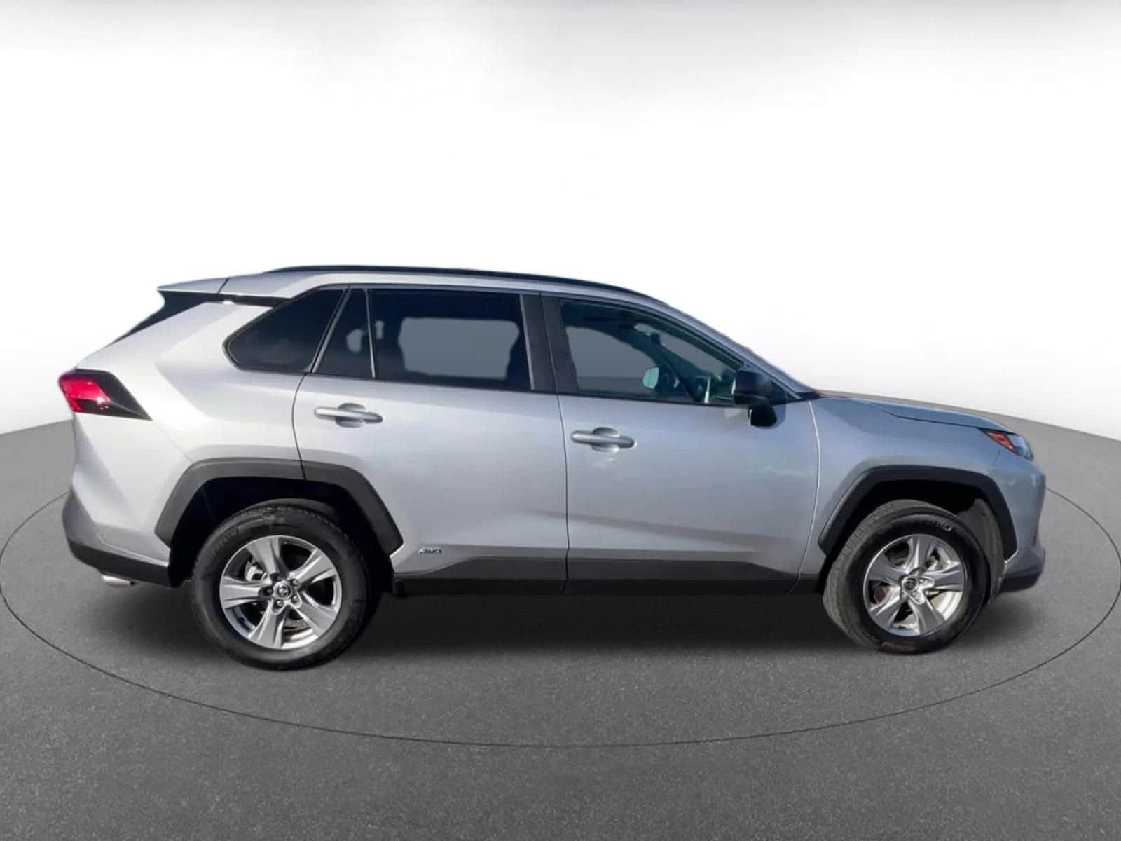 Thumbnail: 2025 Toyota RAV4 - 16