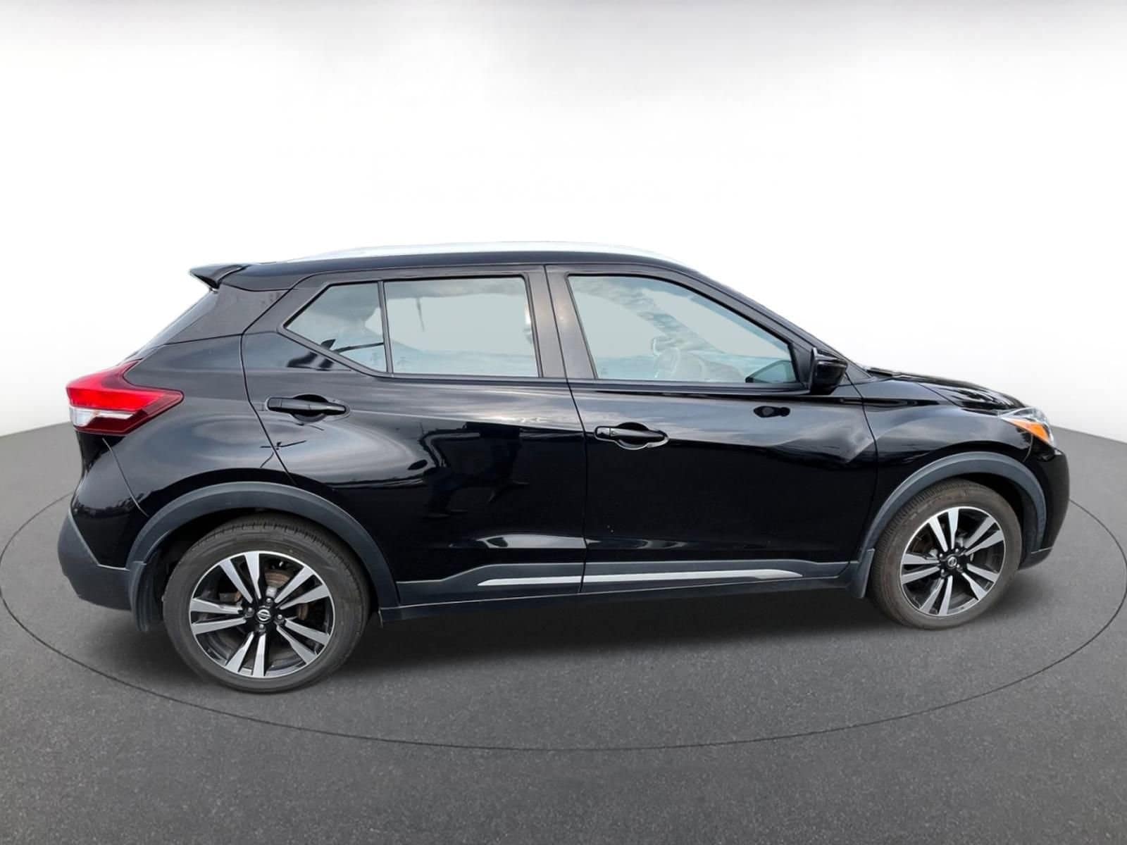 Thumbnail: 2020 Nissan Kicks - 8