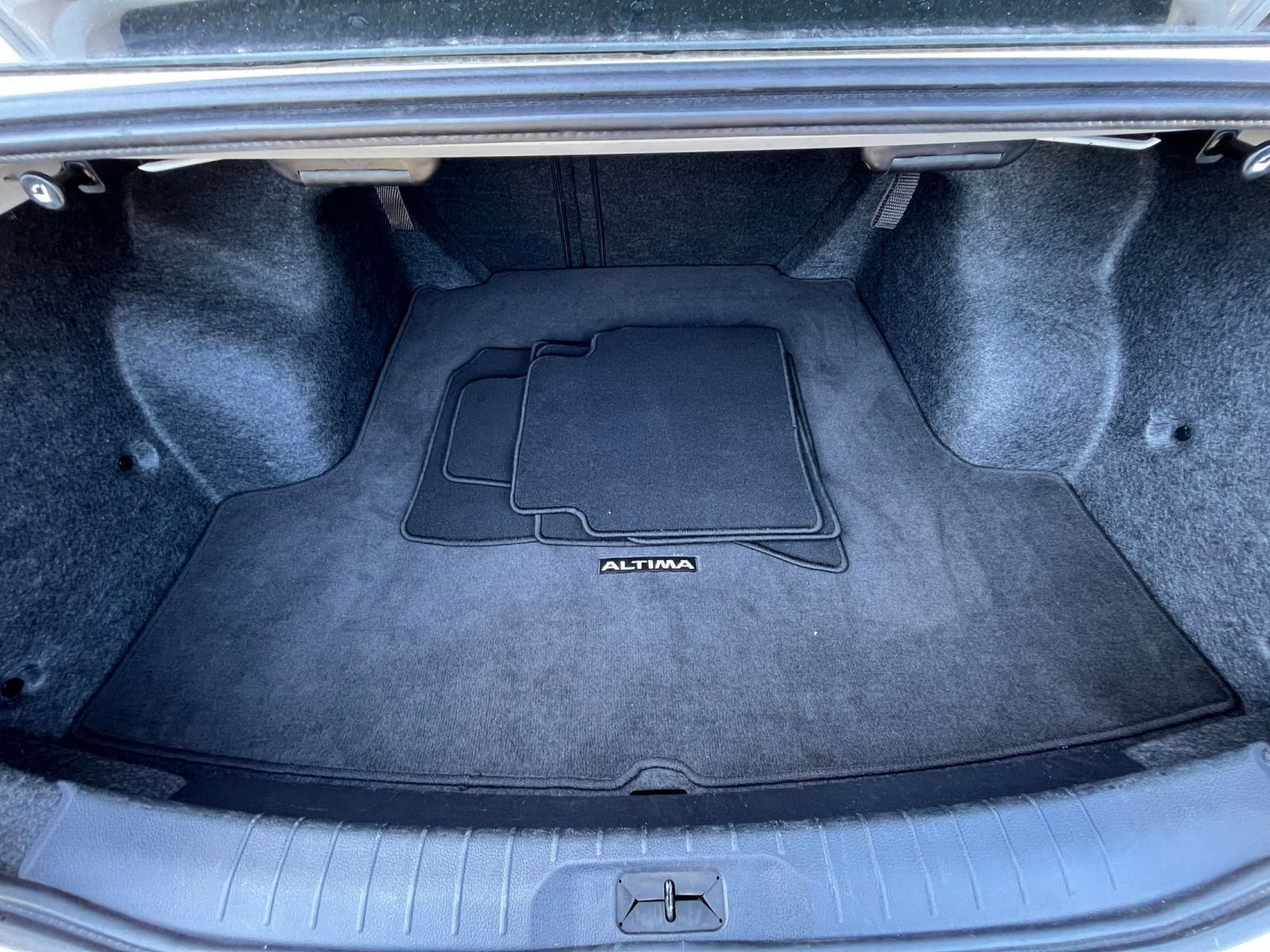 2025 Nissan Altima SV - Photo 31