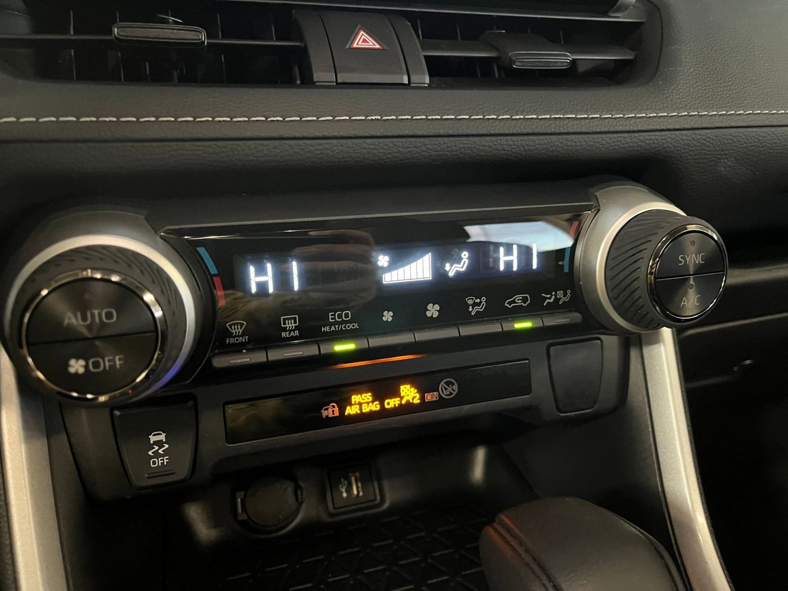 Thumbnail: 2025 Toyota RAV4 - 24