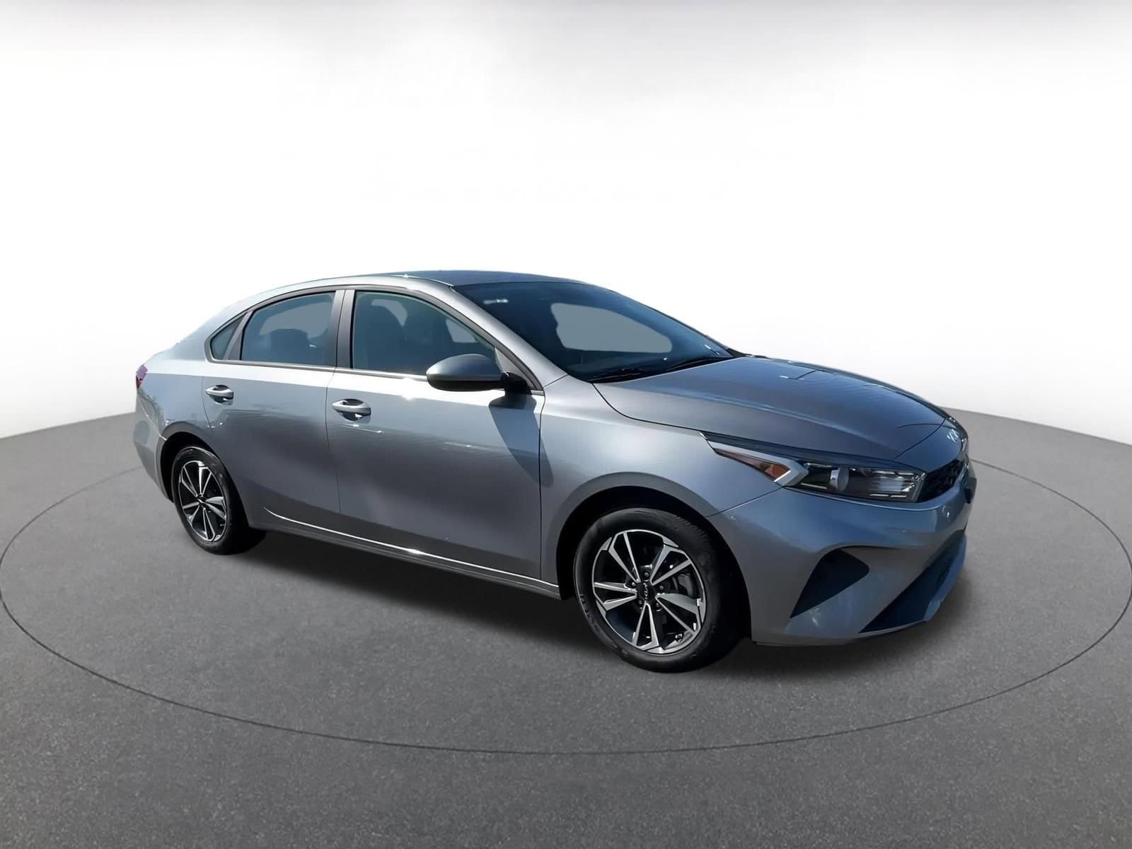 Thumbnail: 2024 Kia Forte - 2