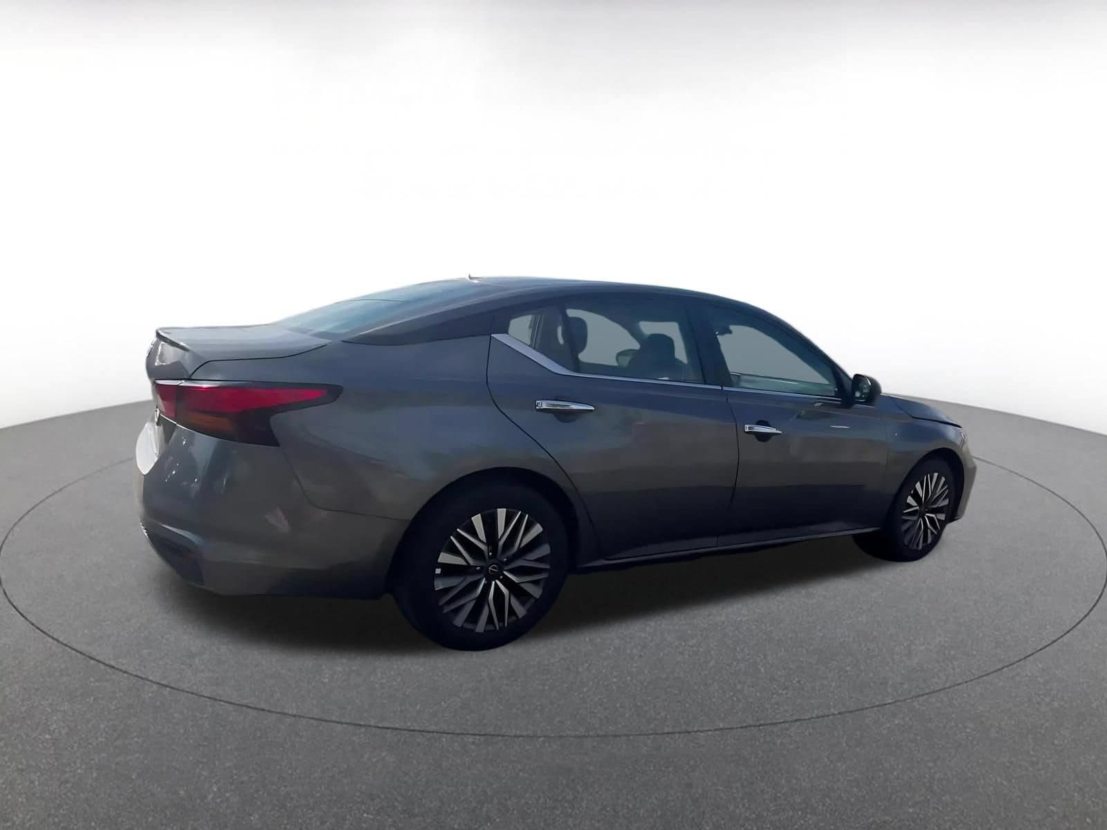 Thumbnail: 2025 Nissan Altima - 11