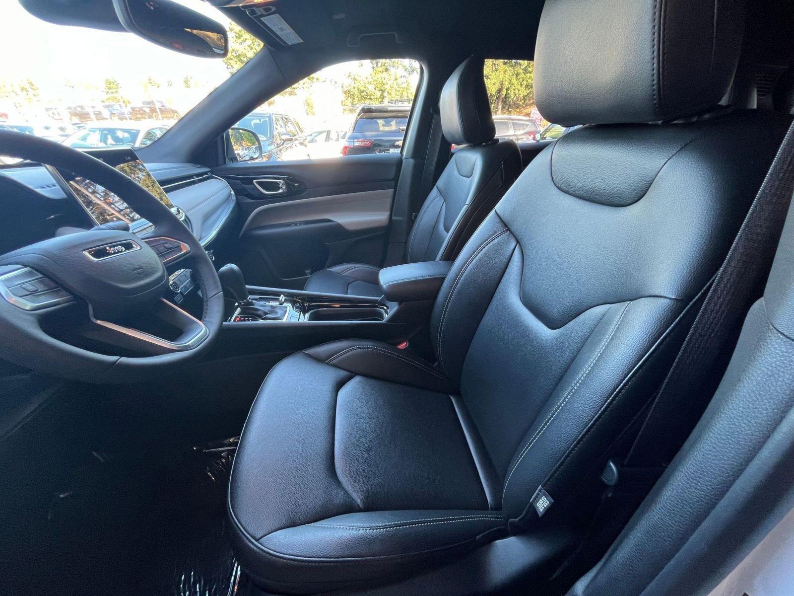 Thumbnail: 2025 Jeep Compass - 27