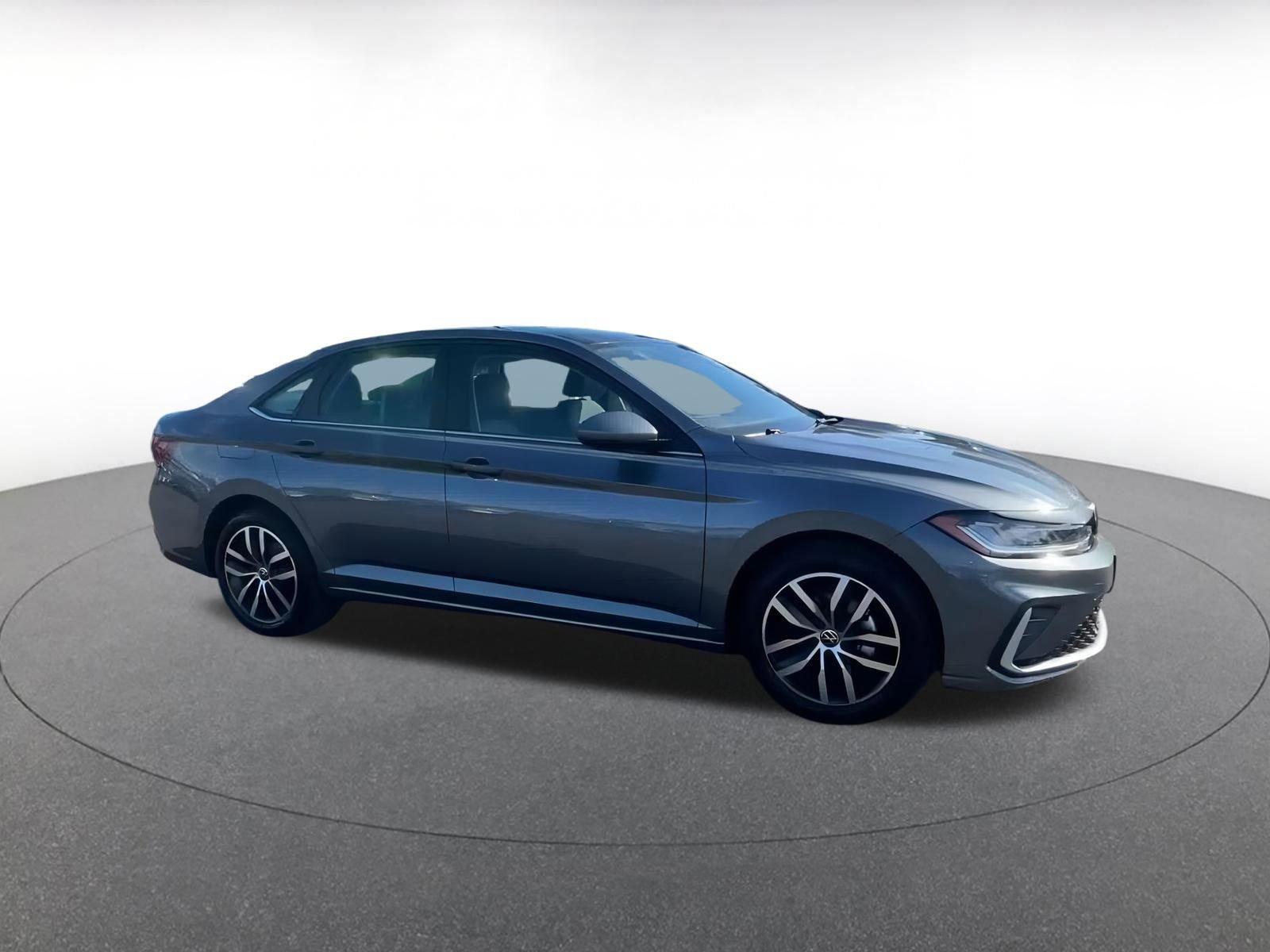 Thumbnail: 2025 Volkswagen Jetta - 2