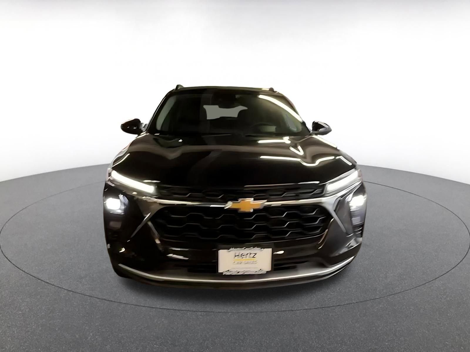 Thumbnail: 2025 Chevrolet Trax - 4