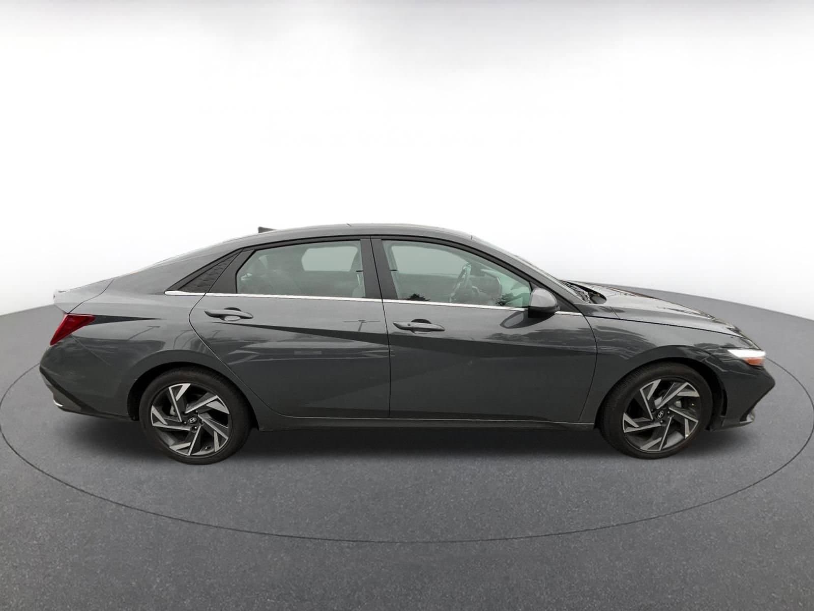 Thumbnail: 2025 Hyundai Elantra - 8