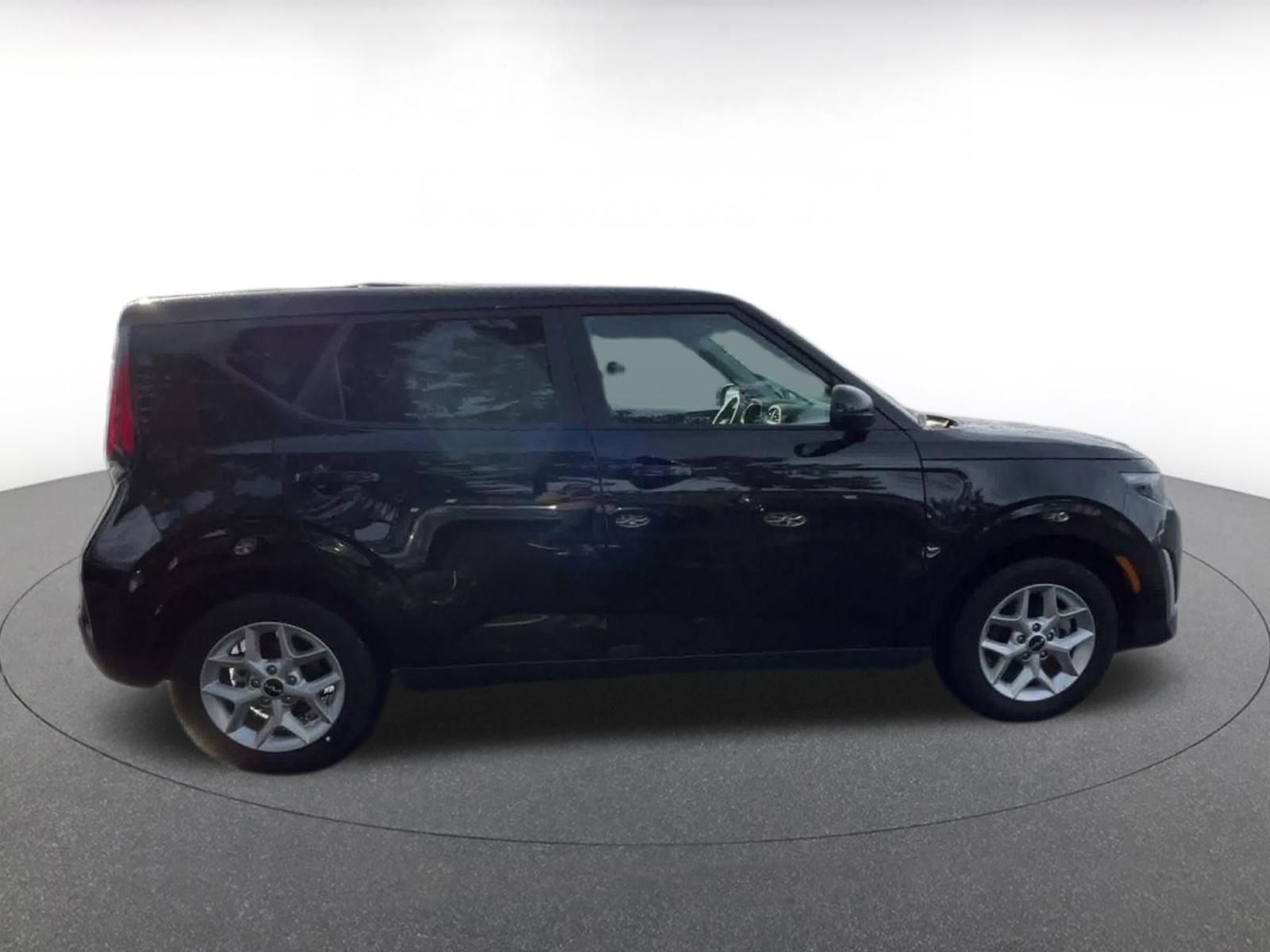 Thumbnail: 2025 Kia Soul - 17