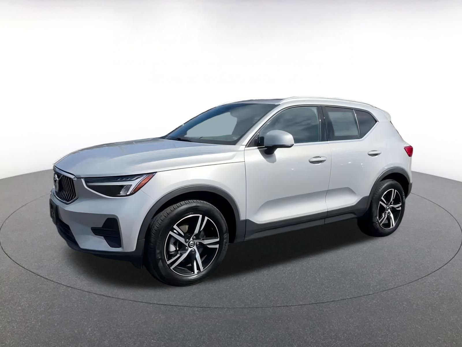 Thumbnail: 2024 Volvo XC40 - 8