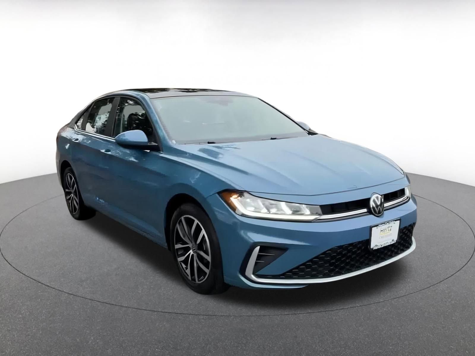 Thumbnail: 2025 Volkswagen Jetta - 3