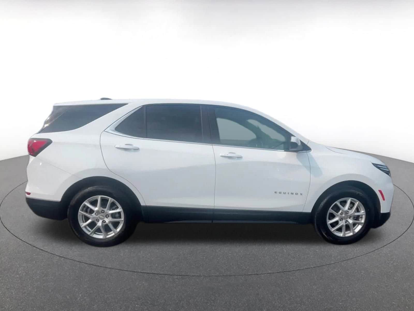 Thumbnail: 2024 Chevrolet Equinox - 16