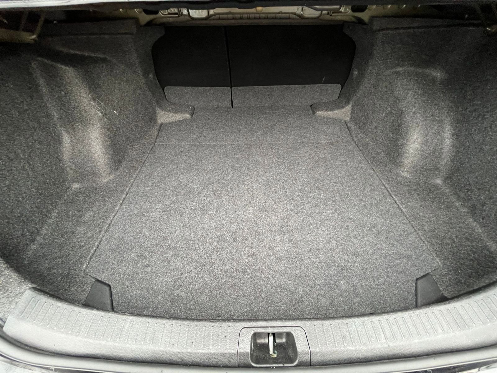 Thumbnail: 2025 Toyota Corolla - 31