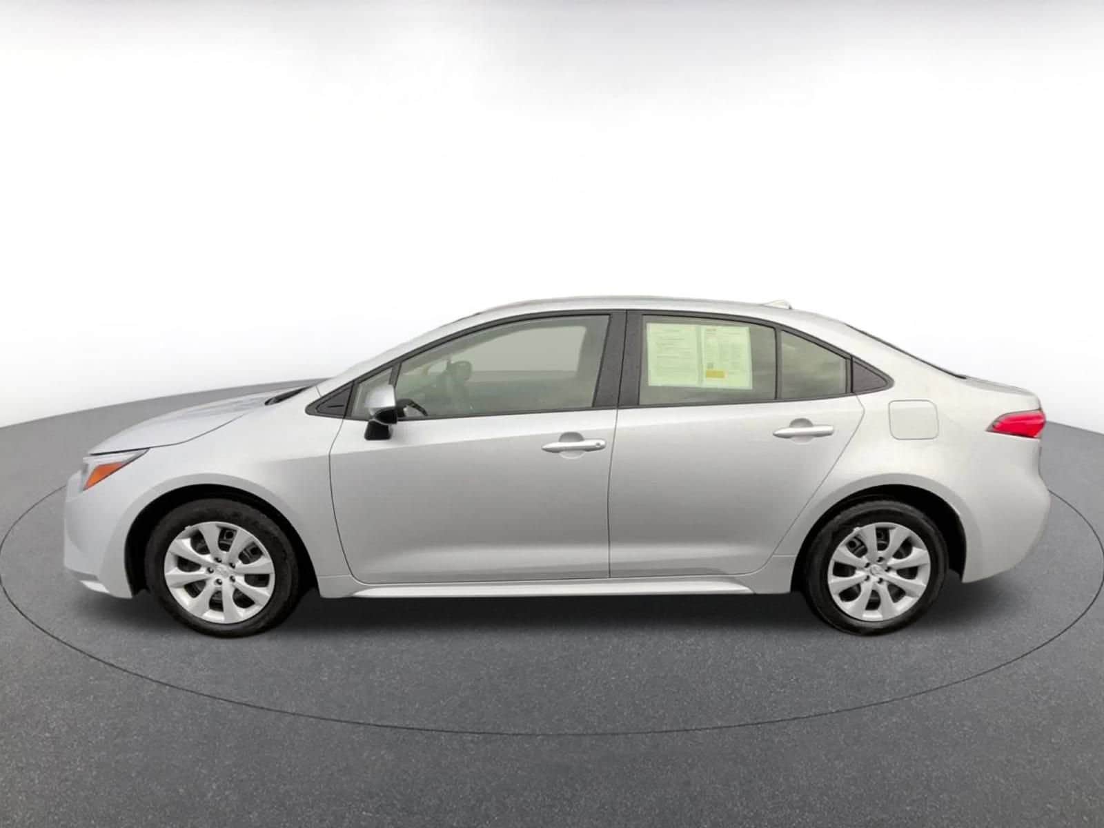 Thumbnail: 2025 Toyota Corolla - 9