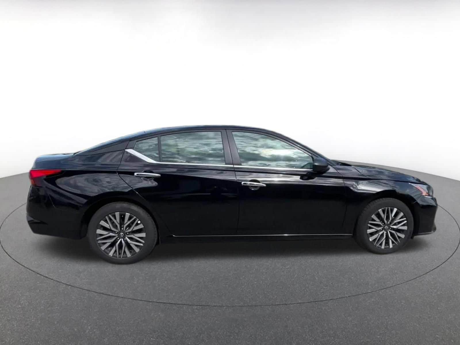 Thumbnail: 2025 Nissan Altima - 16
