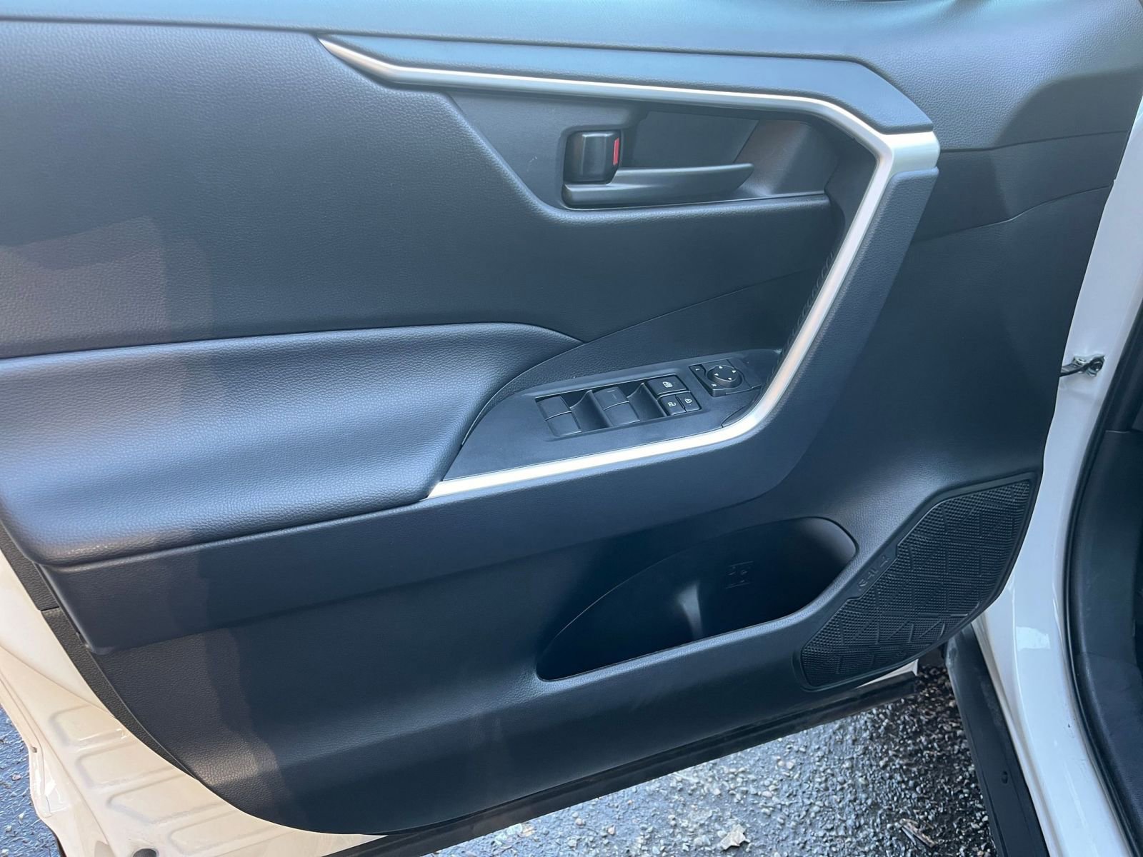 Thumbnail: 2025 Toyota RAV4 - 20