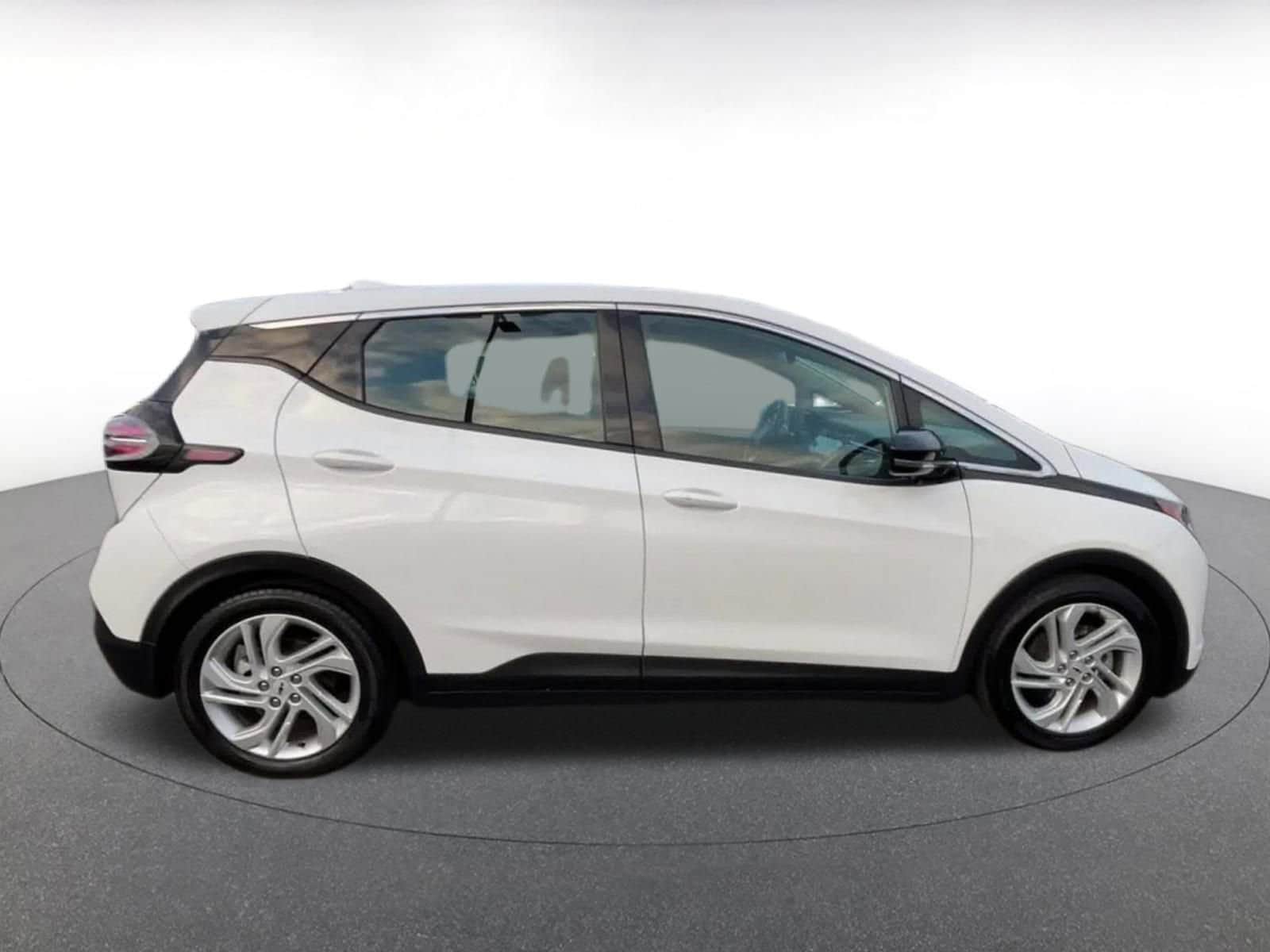 Thumbnail: 2023 Chevrolet Bolt EV - 16
