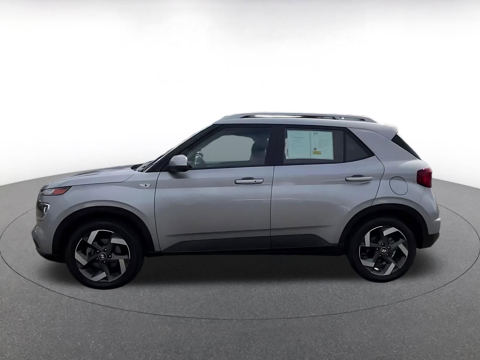 Thumbnail: 2025 Hyundai Venue - 9