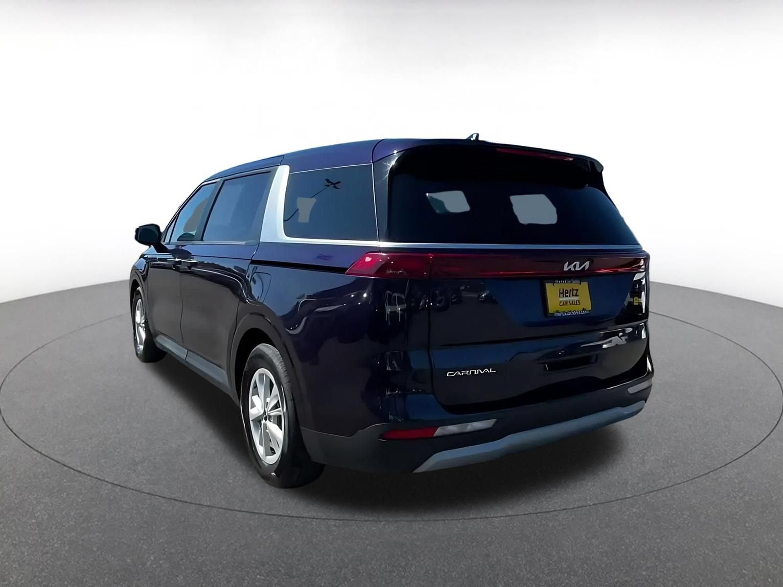 Thumbnail: 2023 Kia Carnival - 10