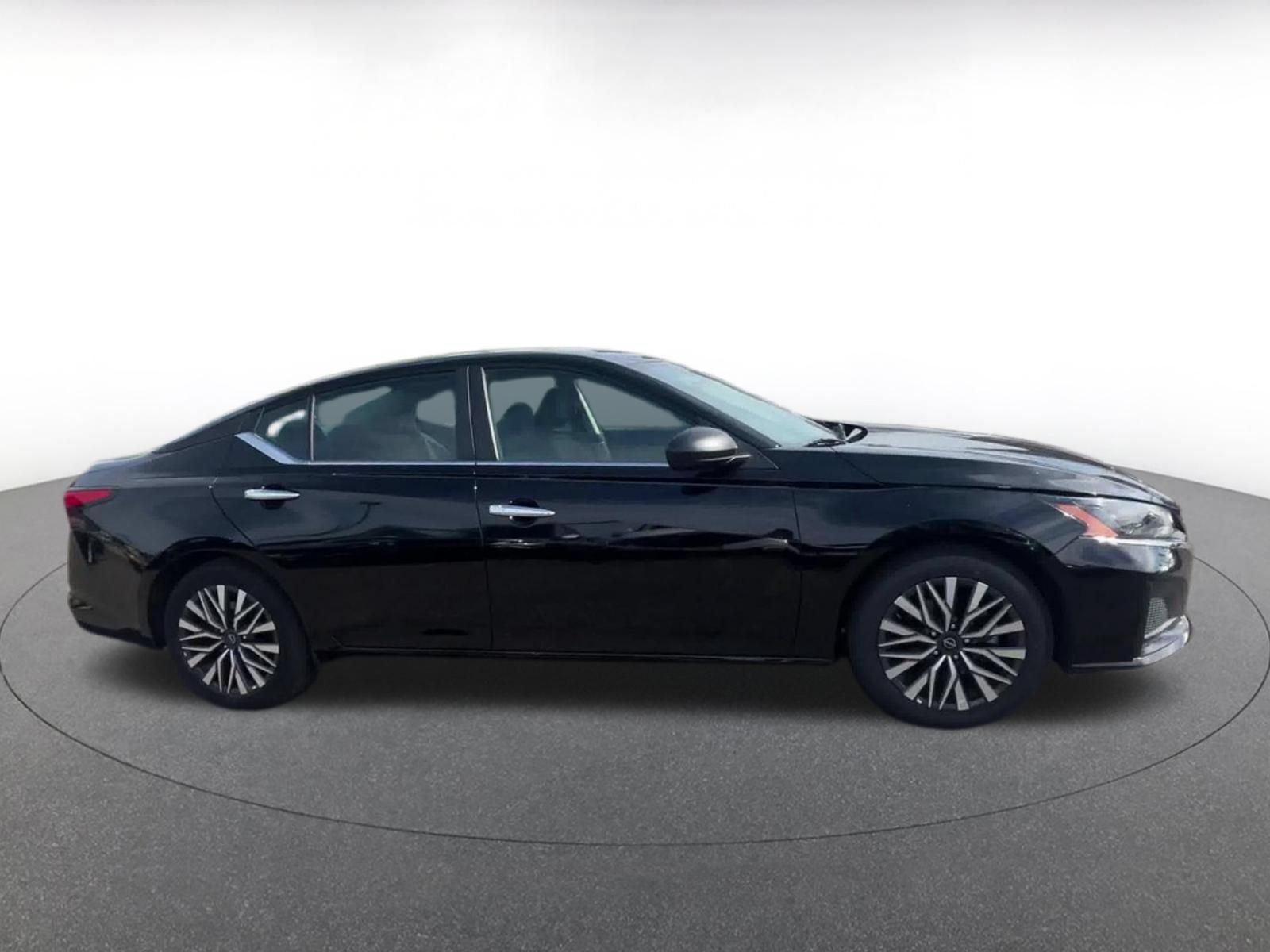 Thumbnail: 2025 Nissan Altima - 16