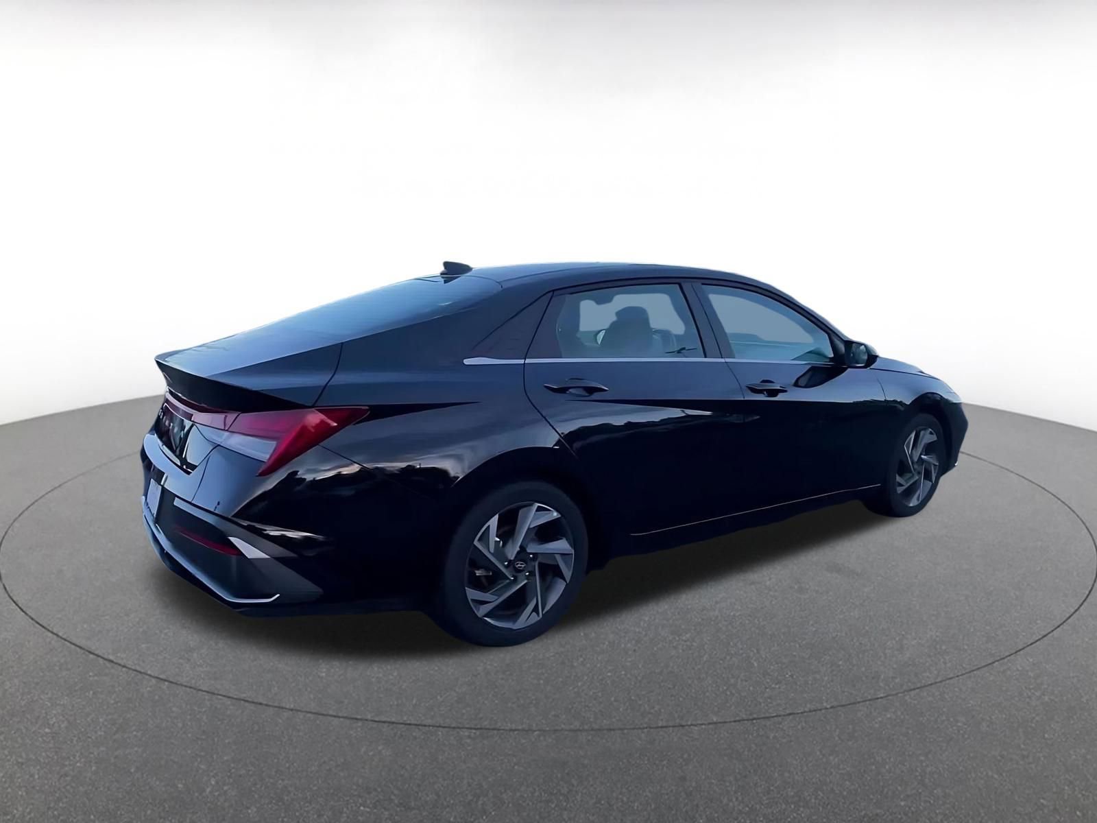 Thumbnail: 2025 Hyundai Elantra - 15