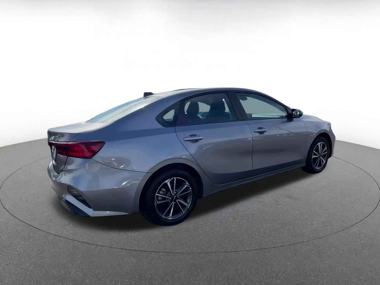Thumbnail: 2024 Kia Forte - 14