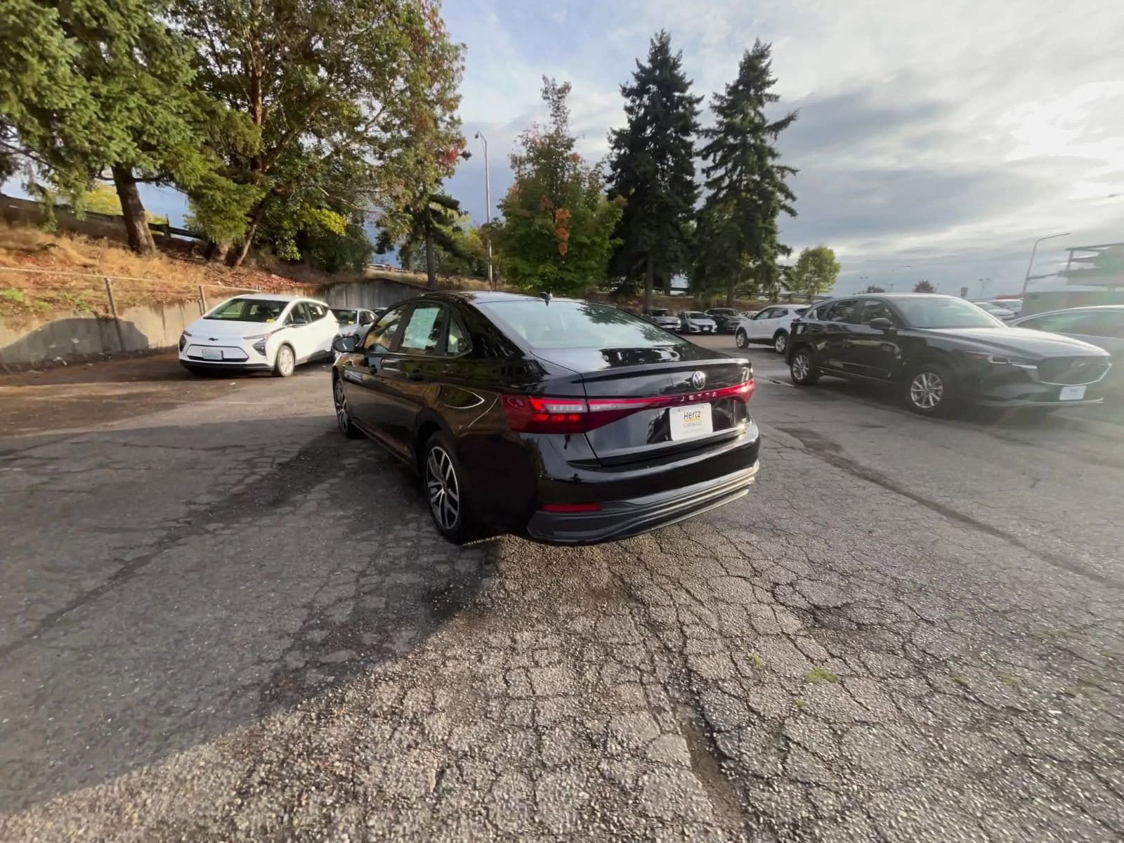 Thumbnail: 2025 Volkswagen Jetta - 16