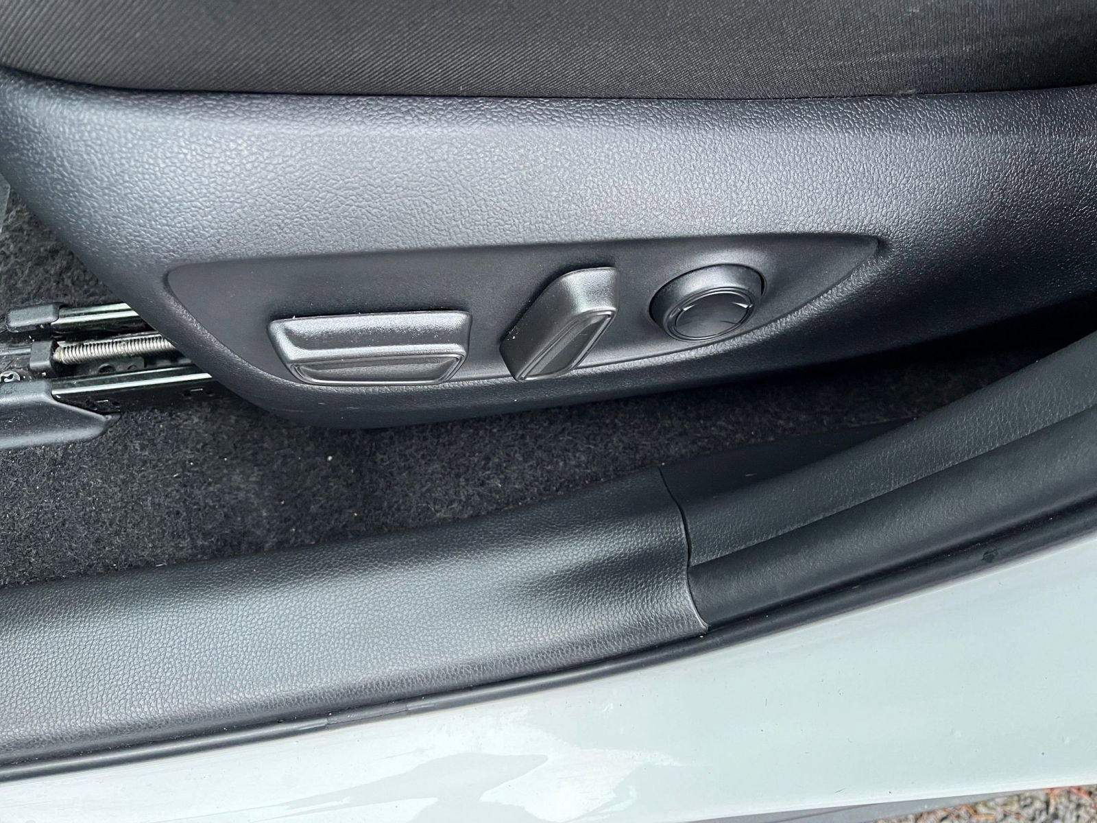 Thumbnail: 2025 Toyota RAV4 - 24