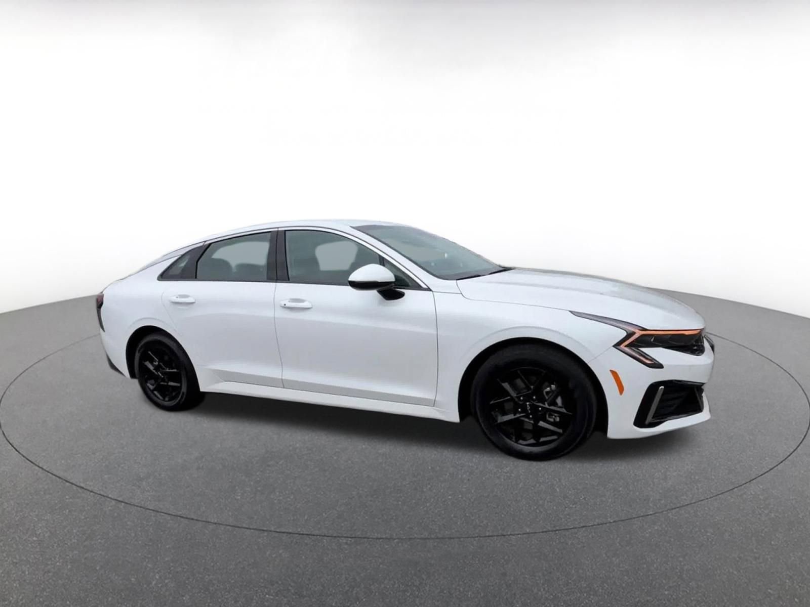 Thumbnail: 2025 Kia K5 - 2