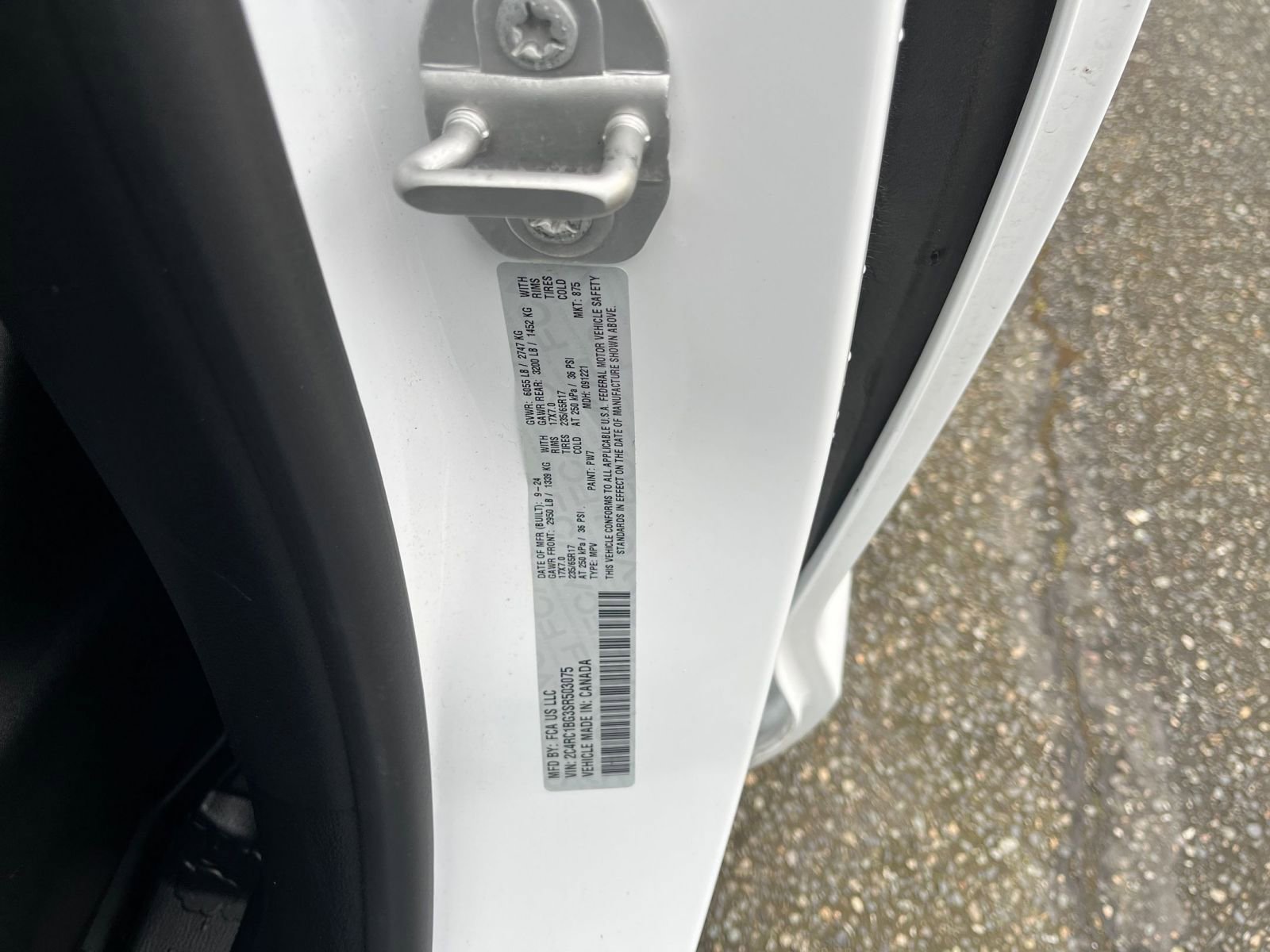 Thumbnail: 2025 Chrysler Pacifica - 32