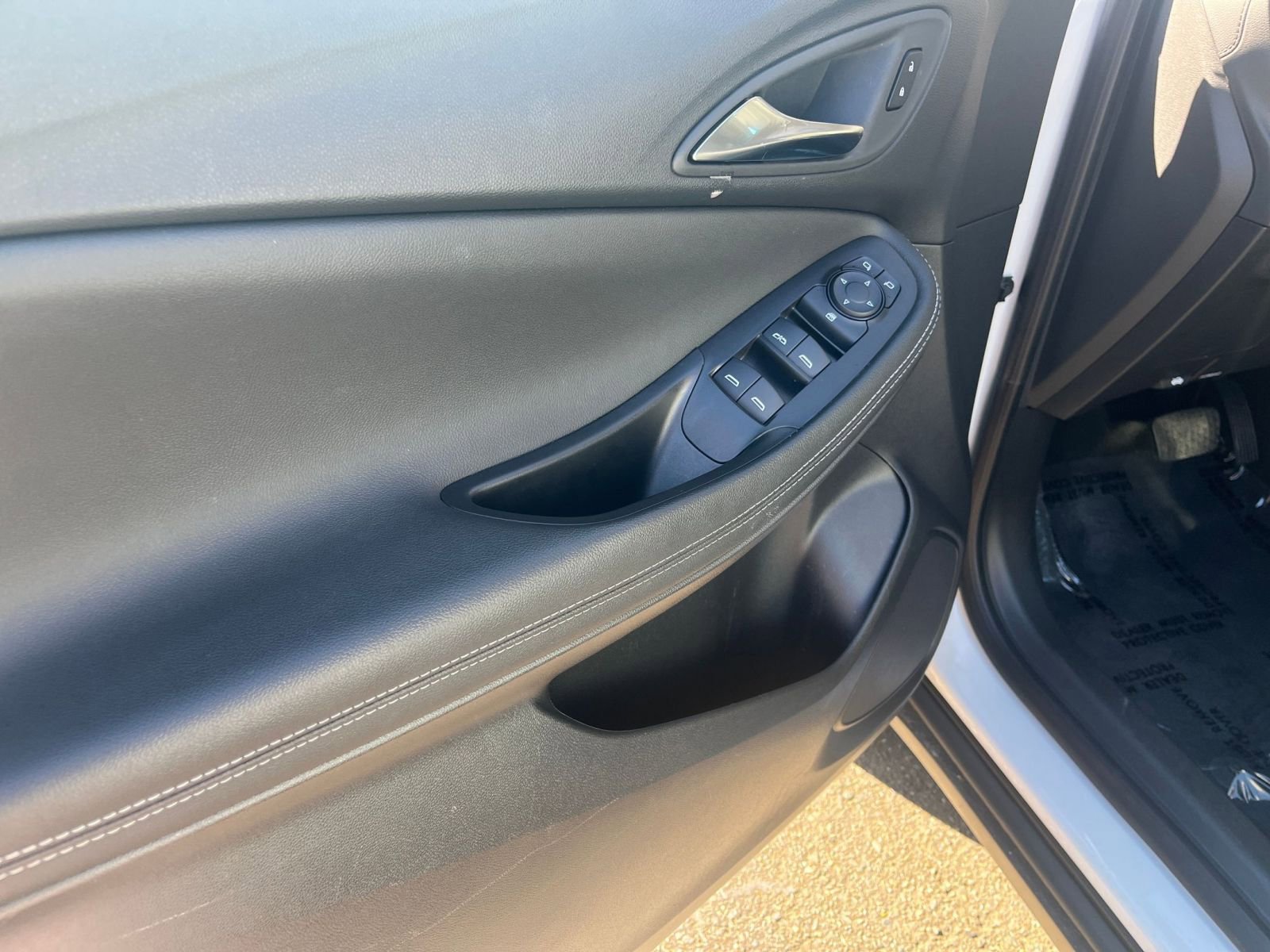 Thumbnail: 2025 Buick Encore GX - 18