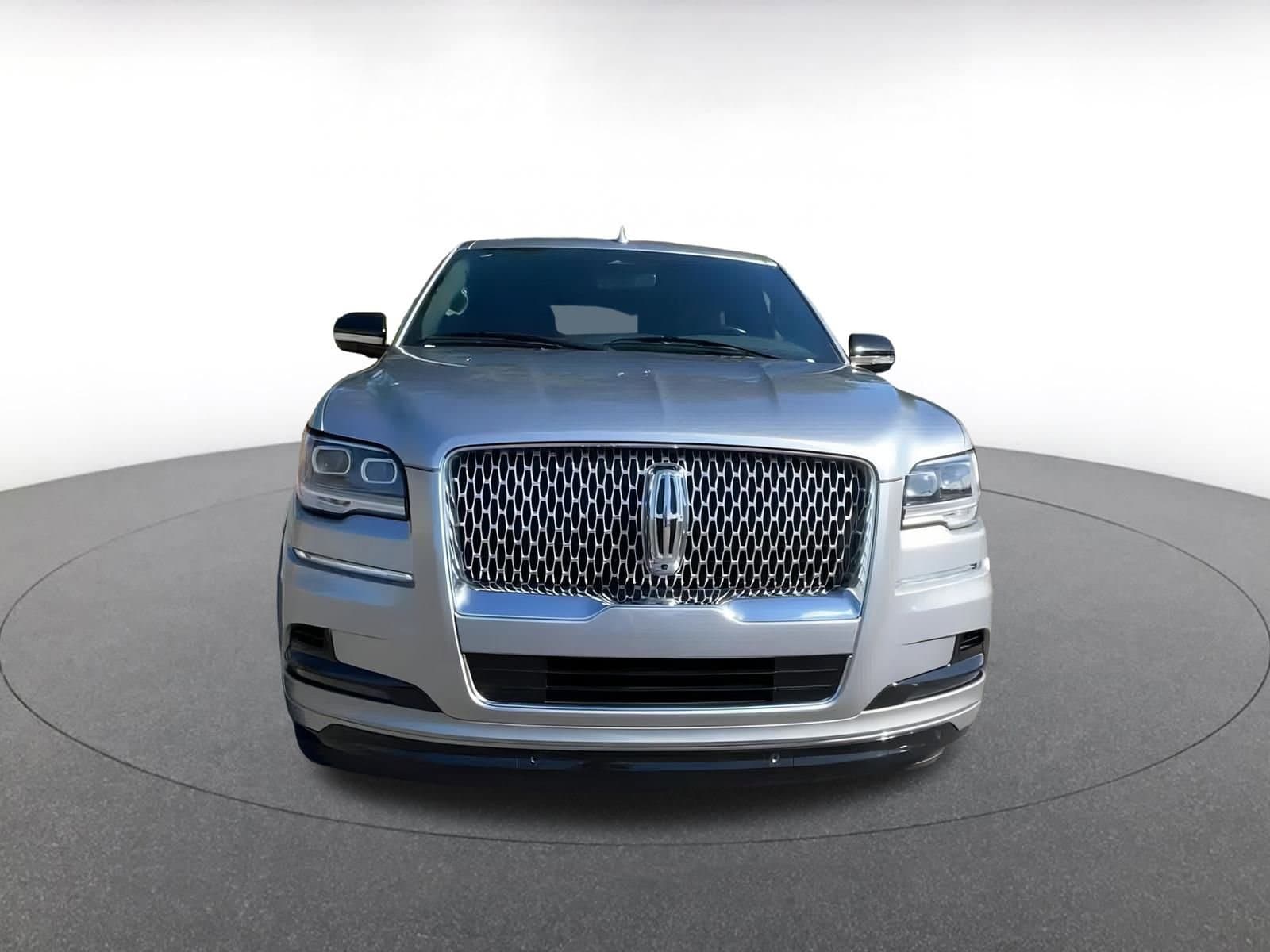 Thumbnail: 2023 Lincoln Navigator - 5