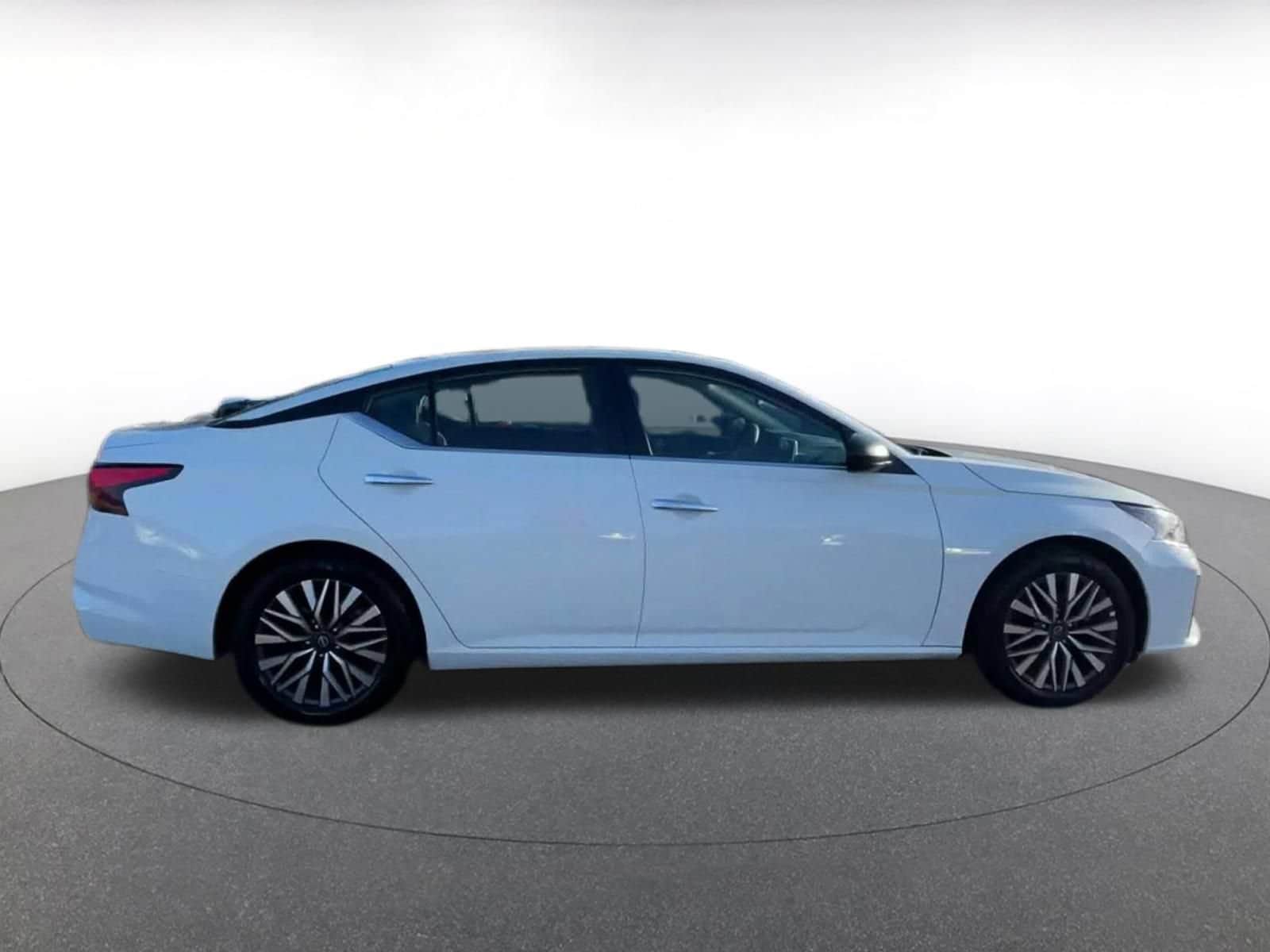Thumbnail: 2025 Nissan Altima - 15