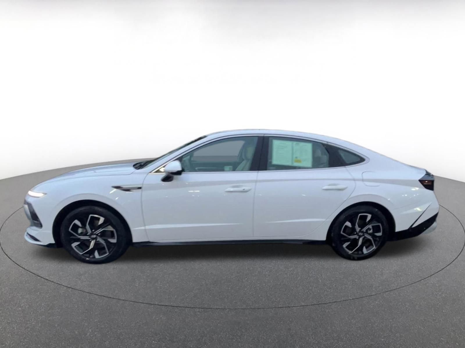 Thumbnail: 2025 Hyundai Sonata - 10