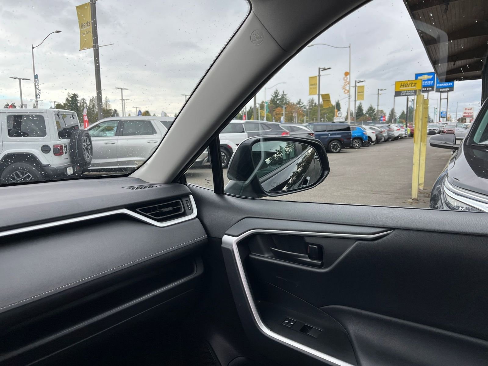 Thumbnail: 2025 Toyota RAV4 - 35