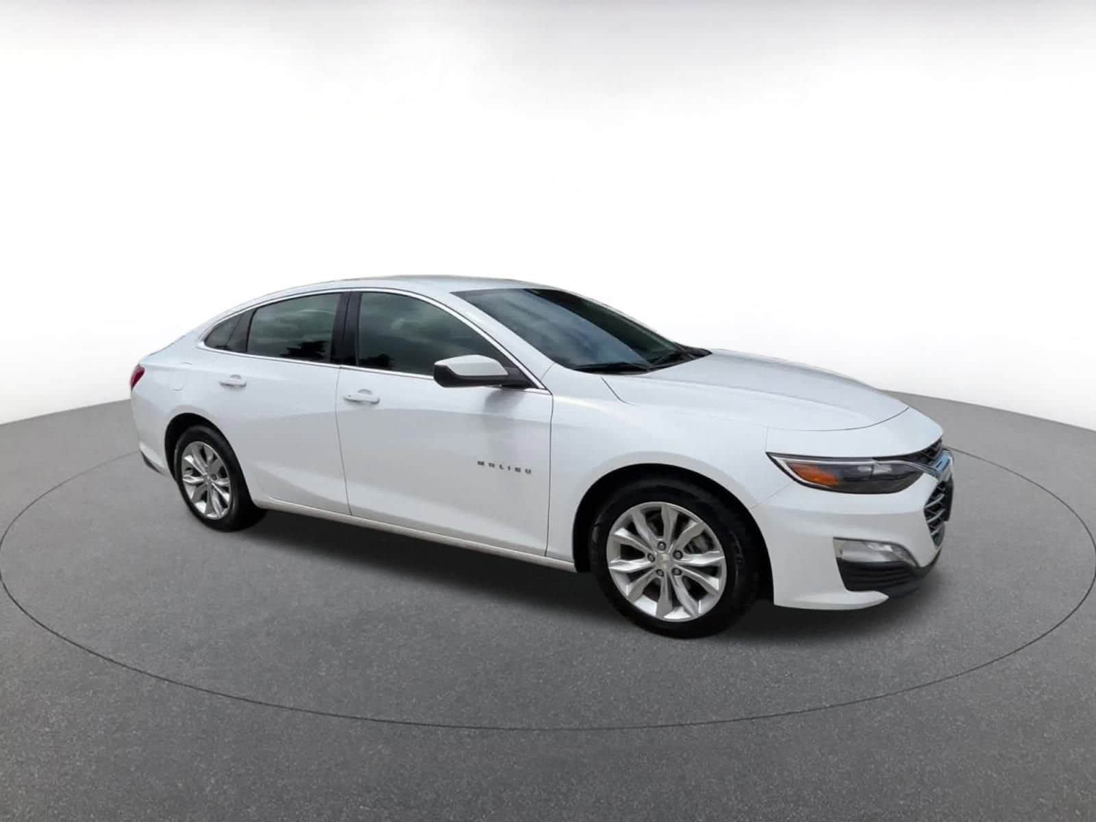 Thumbnail: 2023 Chevrolet Malibu - 2