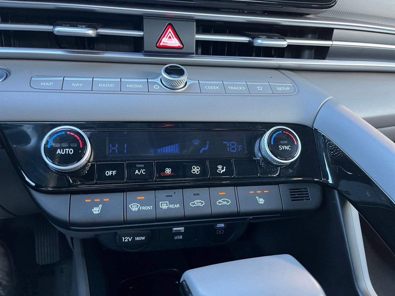 Thumbnail: 2025 Hyundai Elantra - 24