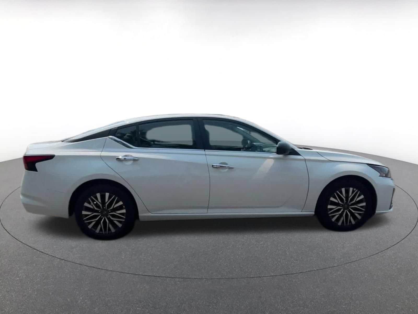 Thumbnail: 2025 Nissan Altima - 16